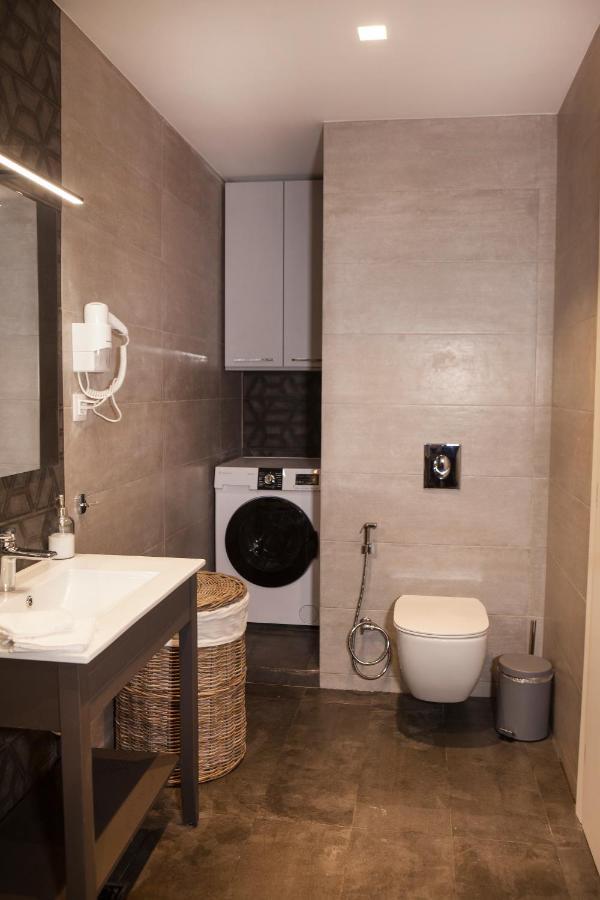 Central Comfy Modern Flat 2 Bedrooms 2 Bathrooms アテネ エクステリア 写真