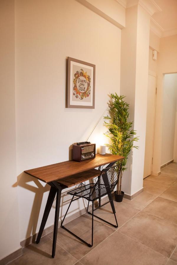 Central Comfy Modern Flat 2 Bedrooms 2 Bathrooms アテネ エクステリア 写真